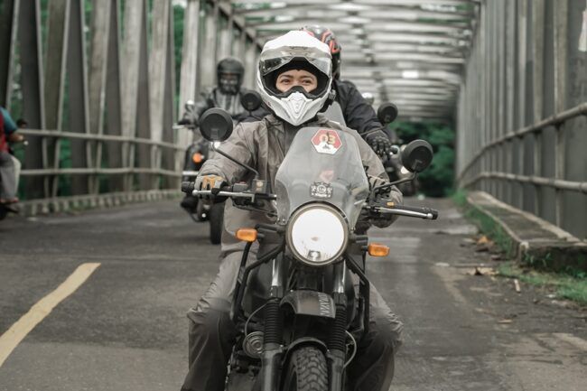 Perjalanan Lintas Pulau Jisel Bersama Royal Enfield Himalayan: Refleksi Semangat Kartini di Atas Kuda Besi Perjalanan Lintas Pulau Jisel Bersama Royal Enfield Himalayan: Refleksi Semangat Kartini di Atas Kuda Besi