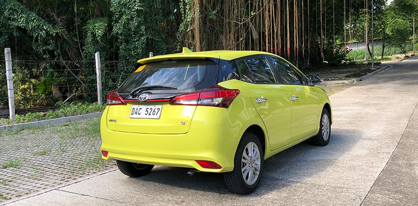 Toyota Yaris 1.5 S AT rear quarter 850 x 420