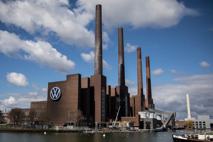 VW reopens factory in Germany, restarts Golf production