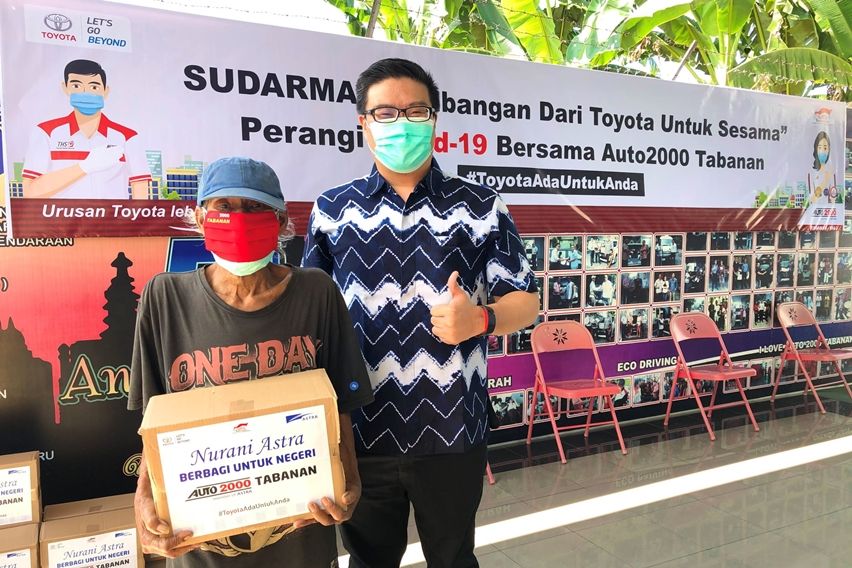 Donasi sembako Auto2000