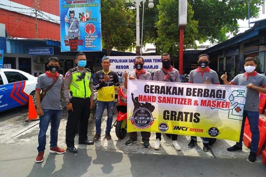 gerakan berbagi hand sanitizer