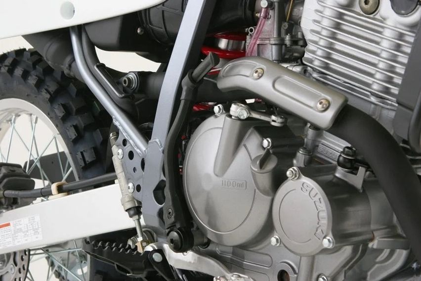 Suzuki DR Z250 engine
