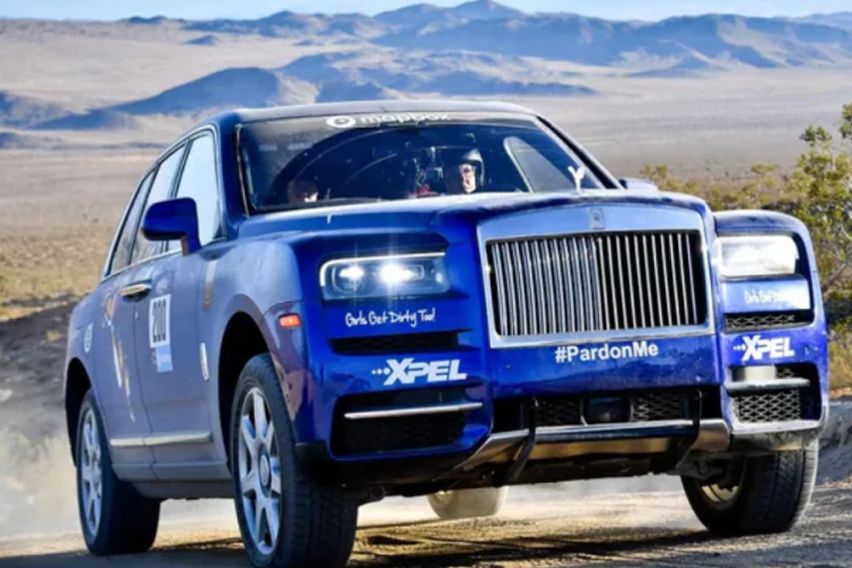  Rolls-Royce Cullinan rallying