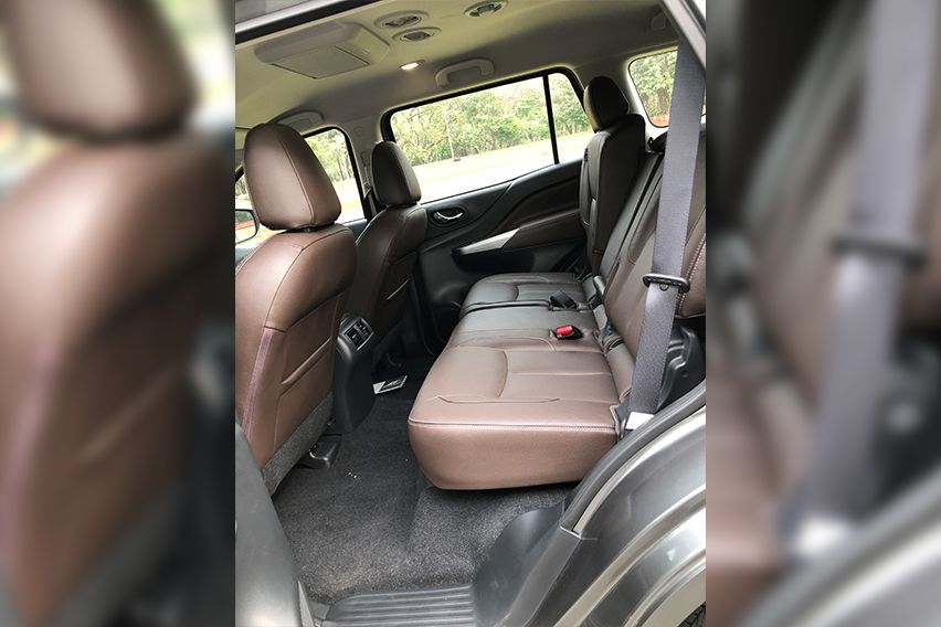 Nissan Terra 2.5L VL 4x4 7AT second row