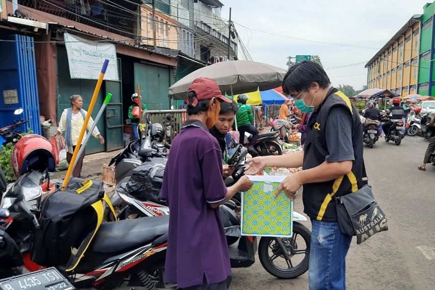 Bakti sosial komunitas skywave