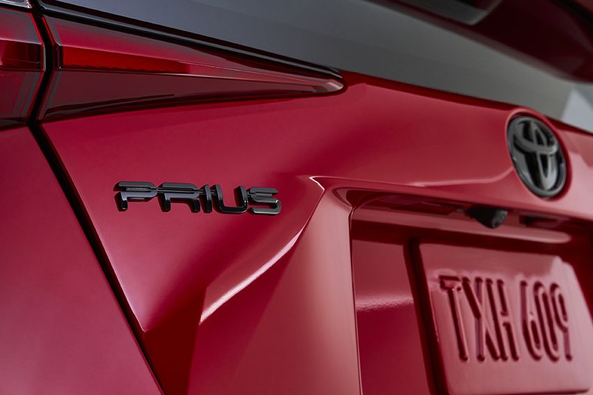 2021-Prius-2020-Edition_body photo 3