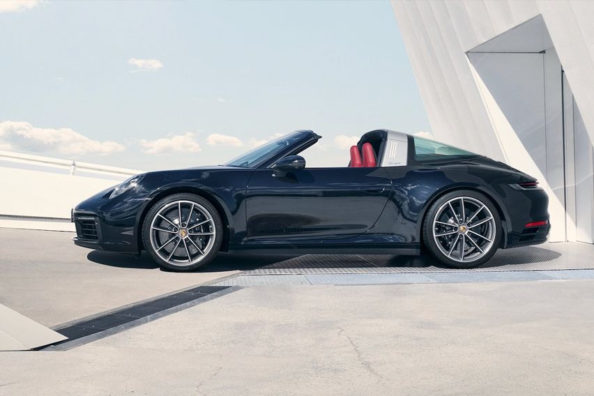 2021 Porsche 911 Targa 4S side