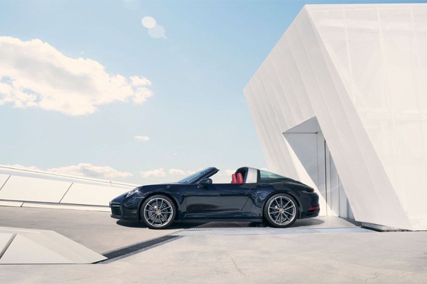Porsche flaunts features of new 911 Targa models in digital world debut