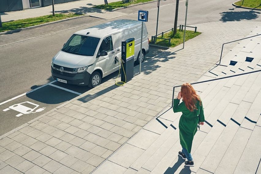 VW eTransporter 6.1 in UK