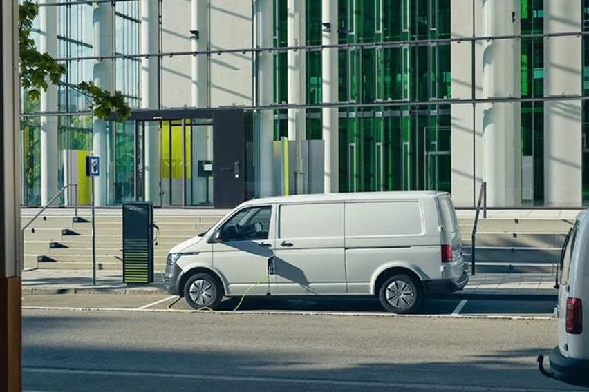 VW eTransporter 6.1 SIDE