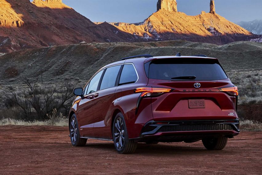 2021 Toyota Sienna rear