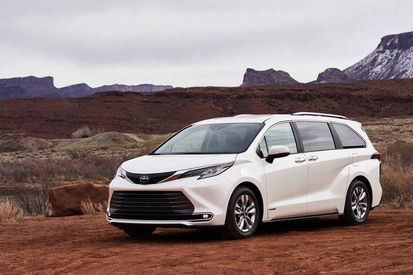 2021 Toyota Sienna minivan launched with a hybrid powertrain