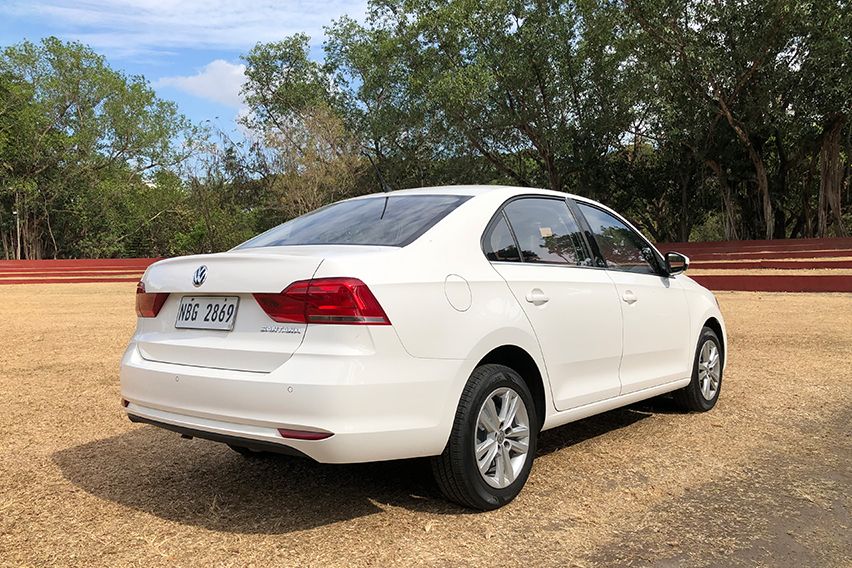 Volkswagen Santana 180 MPI AT SE rear quarter