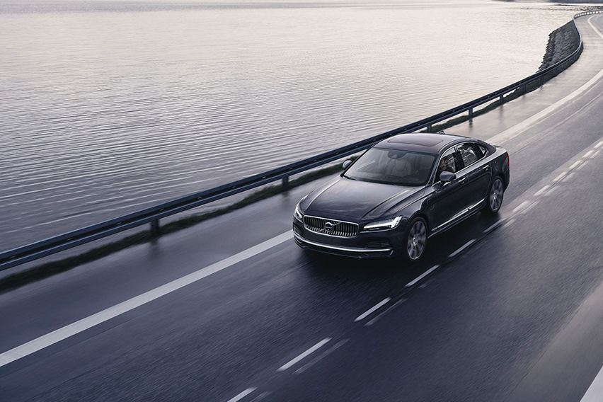 Volvo makes speed limiters and Care Key standard in all vehicles 