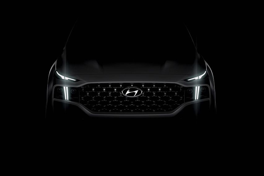 New Hyundai Santa Fe teaser photo shows slim lamps, chic grille
