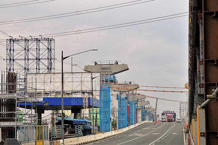 Skyway construction resumes, several lanes closed in Alabang