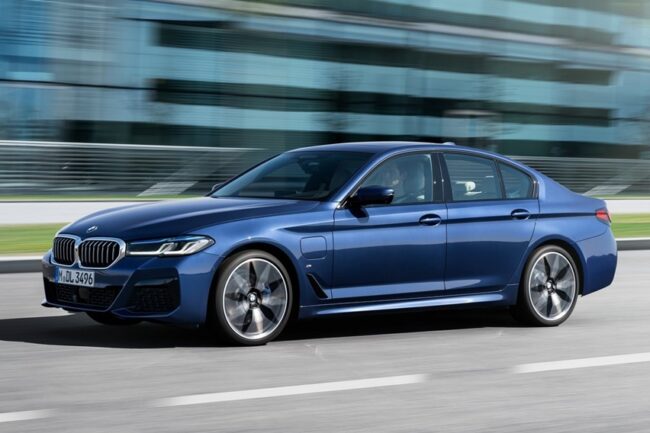 BMW Seri-5 LCI Resmi Meluncur, Teknologinya kian Disempurnakan BMW Seri-5 LCI Resmi Meluncur, Teknologinya kian Disempurnakan