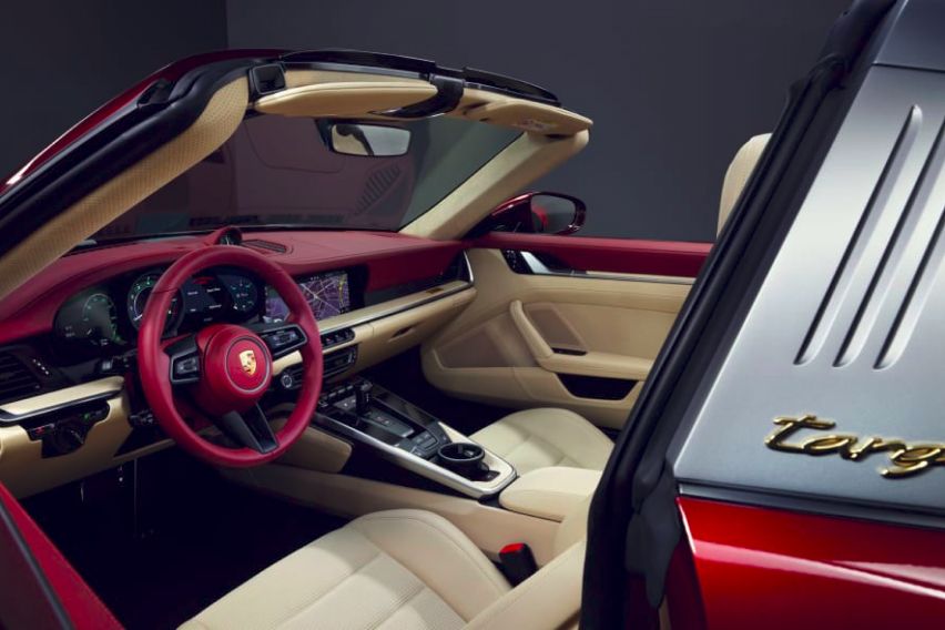 Porsche 911 Targa 4S cabin