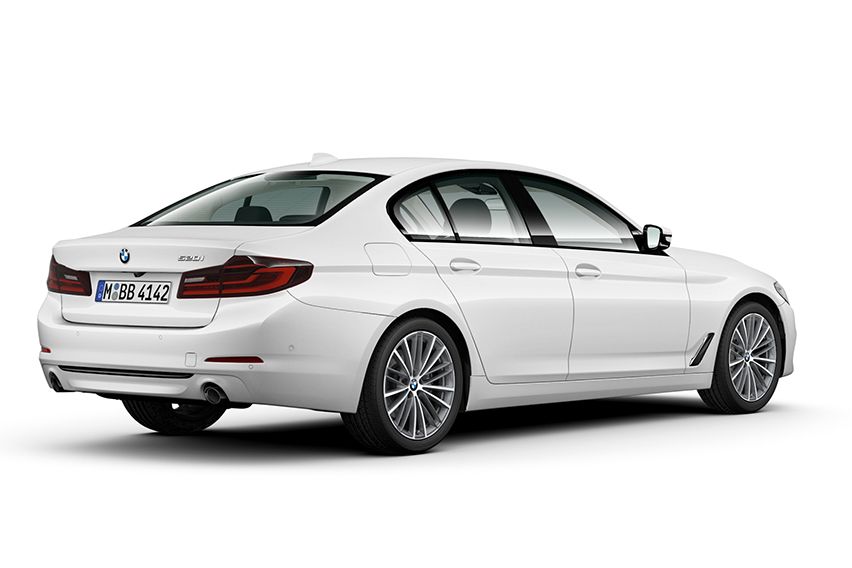 BMW 520i Sport rear quarter