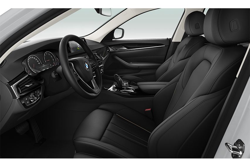 BMW 520i Sport front seats