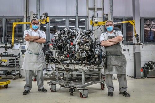 Bentley produces its last handcrafted 6.75L V8 engine