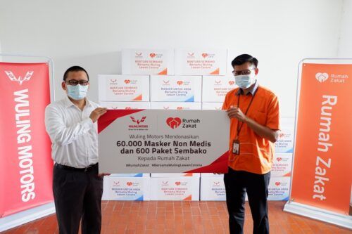 Wuling Berikan Bantuan Masker dan Sembako Untuk Masyarakat Terdampak Pandemi