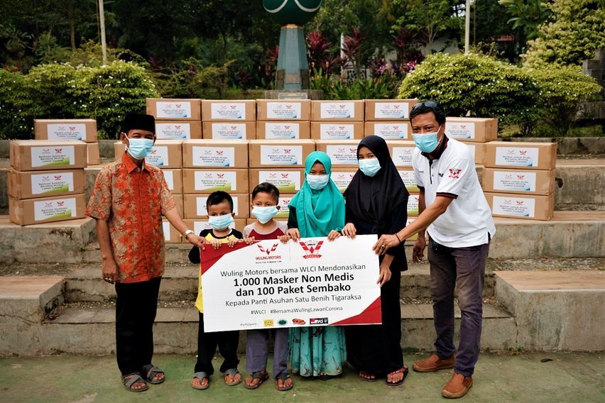 Donasi Masker dan Sembako Komunitas Mobil Wuling Untuk Panti Asuhan