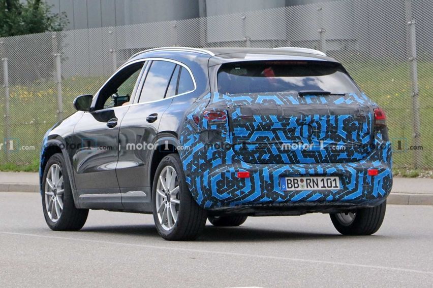 Mercedes EQA rear end