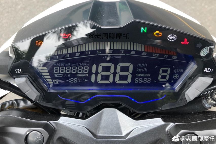 Suzuki GSX-S300 / Haojue DR300