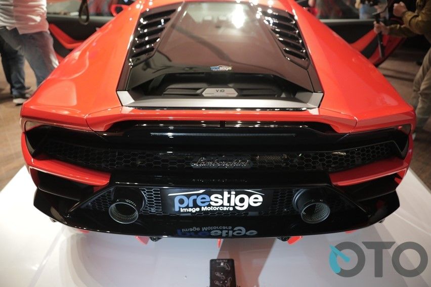 huracan evo rear end