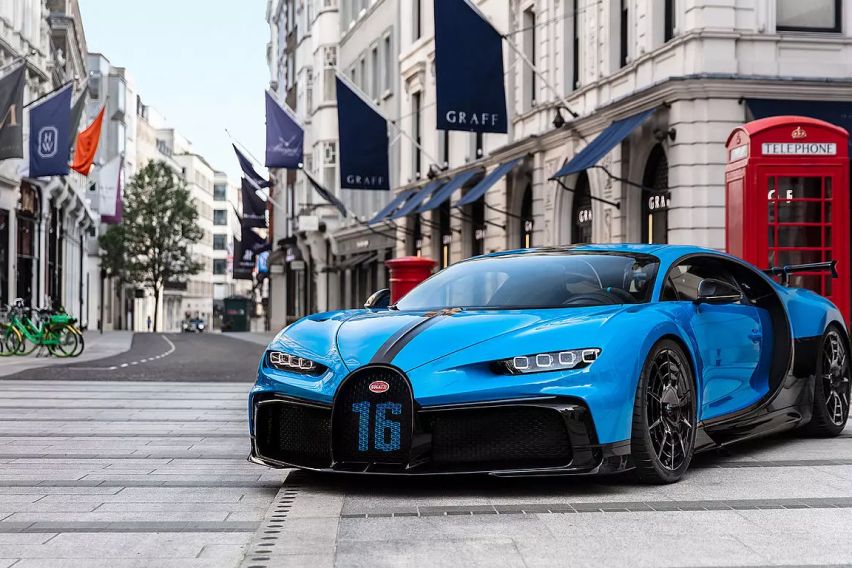 Bugatti Chiron Pur Sport front