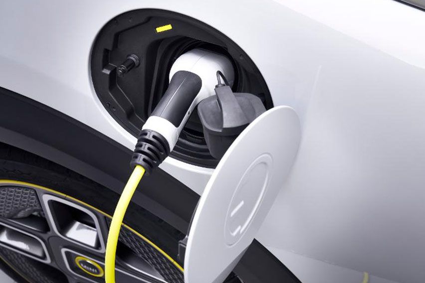 2020 Mini Cooper SE charging socket