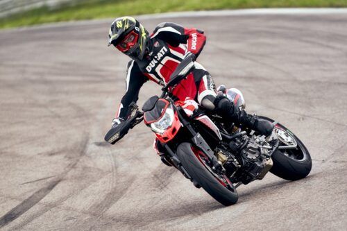 Ducati Rilis Motor 'Hype' Bertema Rebel, Hypermotard 950 RVE