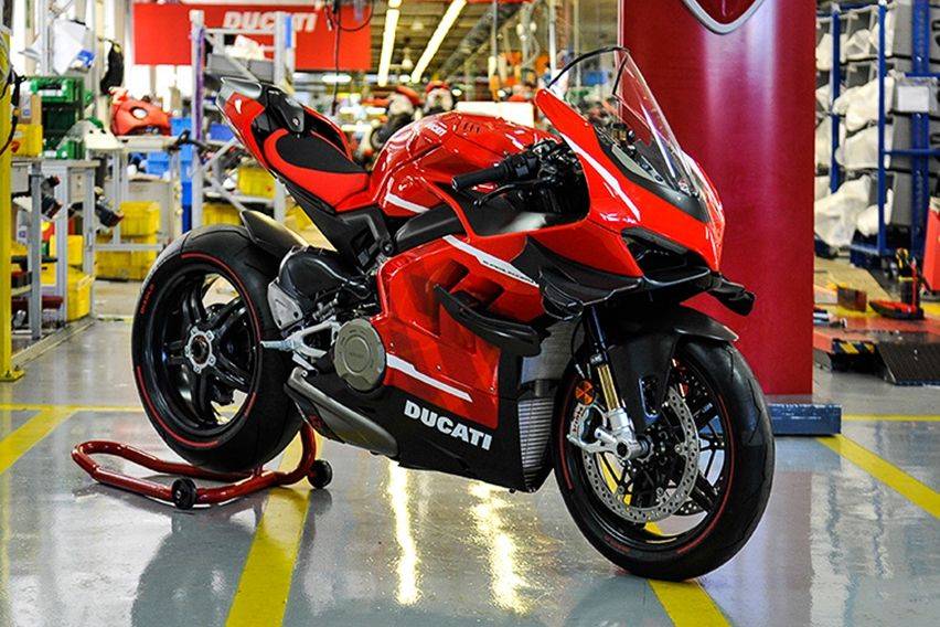 Begini Cara Ducati Membangun Superleggera V4 dalam 6 Menit