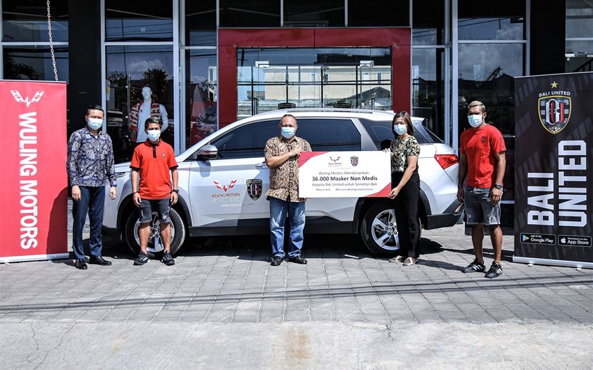 Wuling dan Bali United donasi