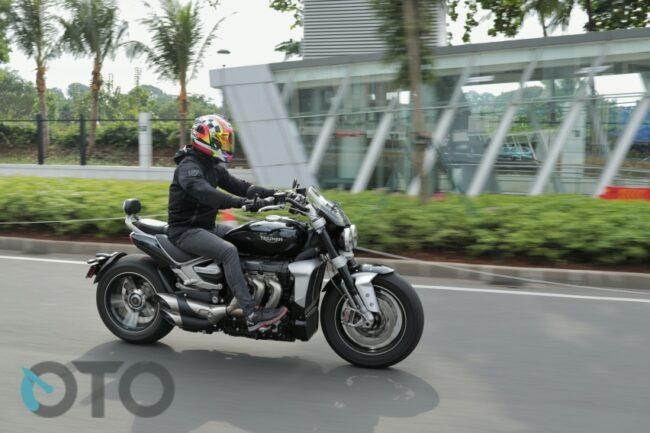 2020/06/Triumph-Rocket-3-GT-2020-Indonesia31.jpg