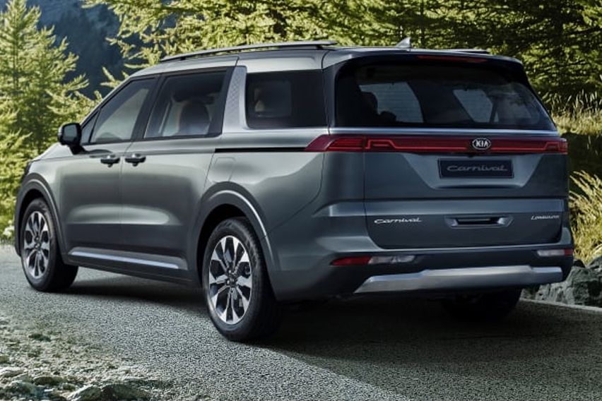 2021 Kia Carnival rear