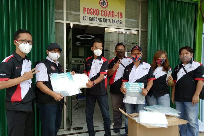 Komunitas Avanza Veloz Velozity Bekasi Chapter donasi APD