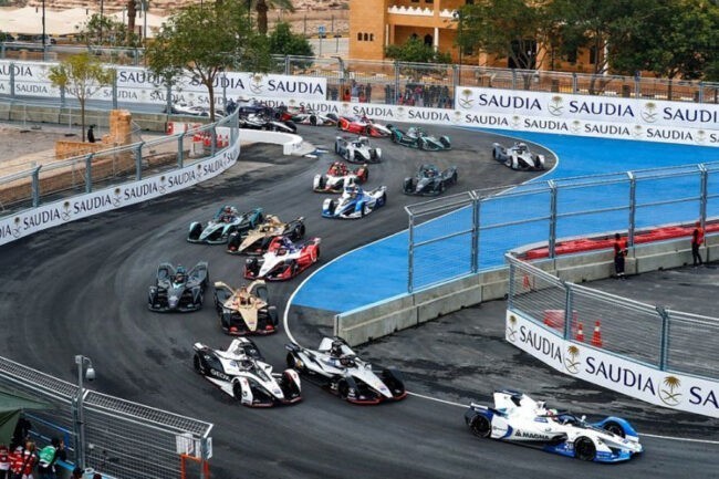 2020/06/Formula-E-Ad-Diriyah-Arab-Saudi-e1593504223898.jpg