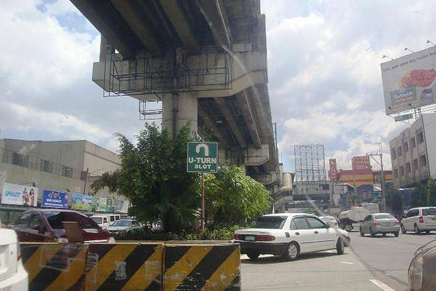 MMDA mulls closing EDSA U-turn slots to speed up bus lane