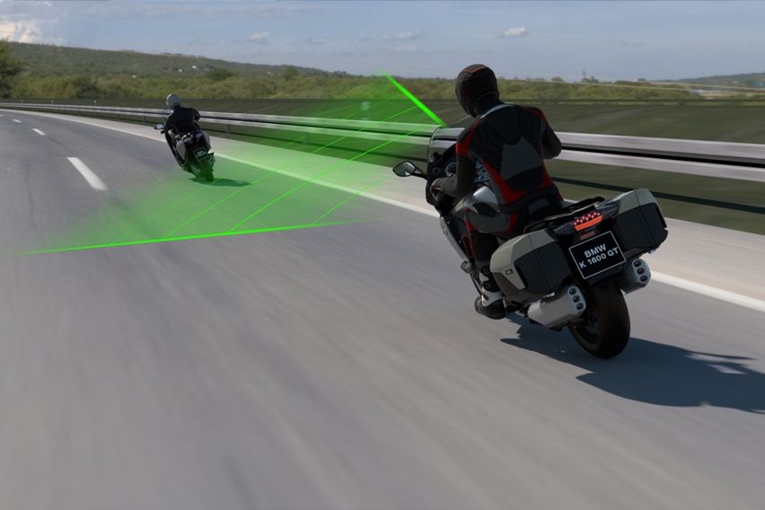 cruise control adaptif BMW Motorrad