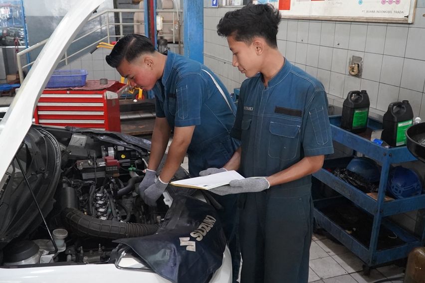 Servis mobil Suzuki cepat
