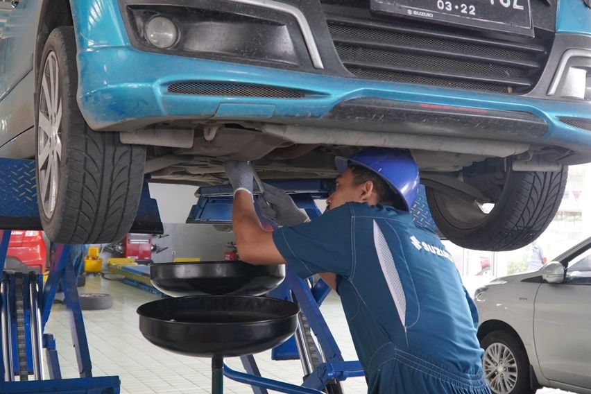 Servis mobil Suzuki