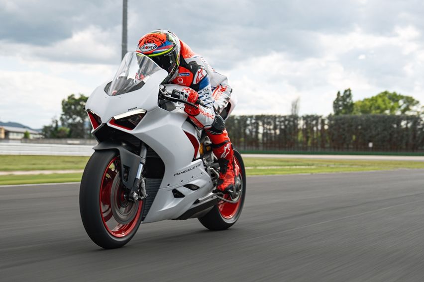 Ducati Panigale V2