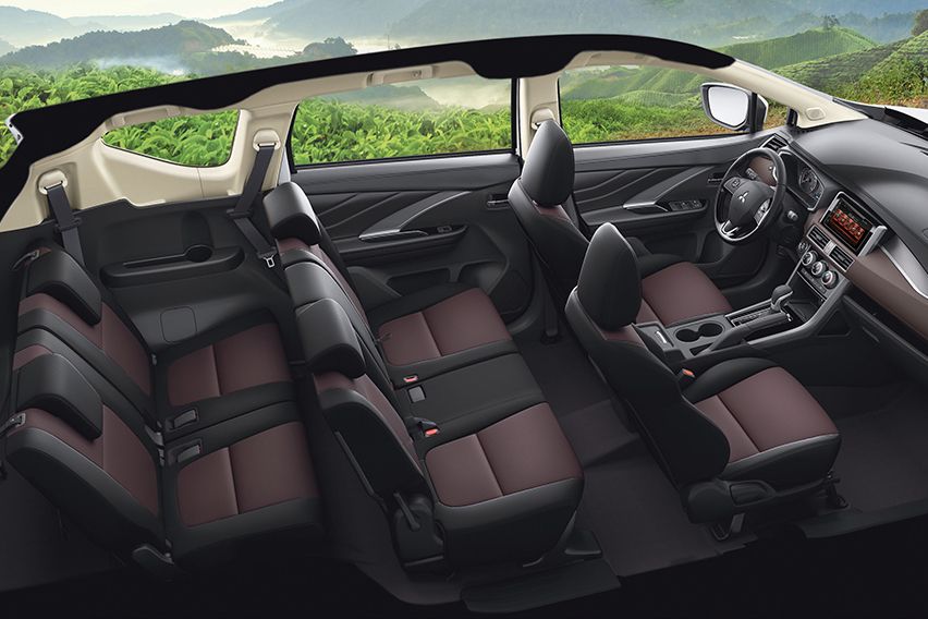 Mitsubishi Xpander Cross cabin