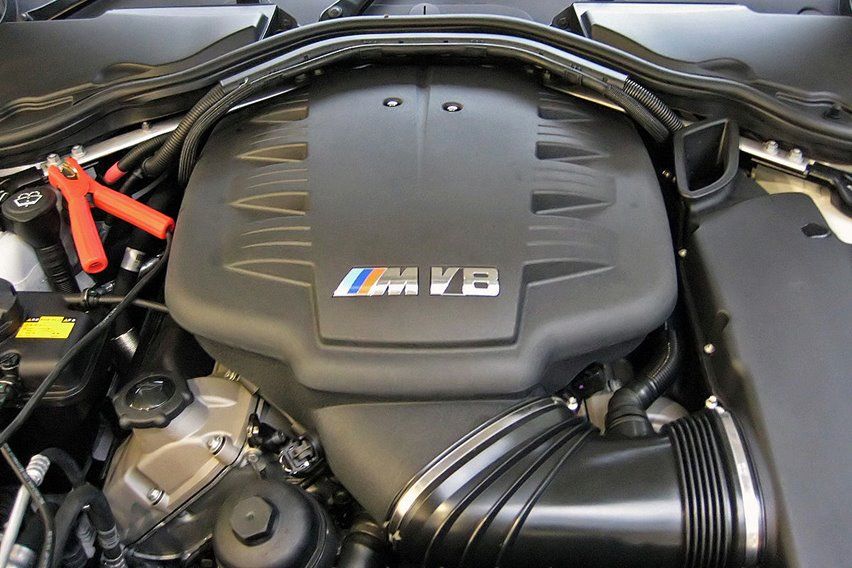 Mesin BMW V8 S65