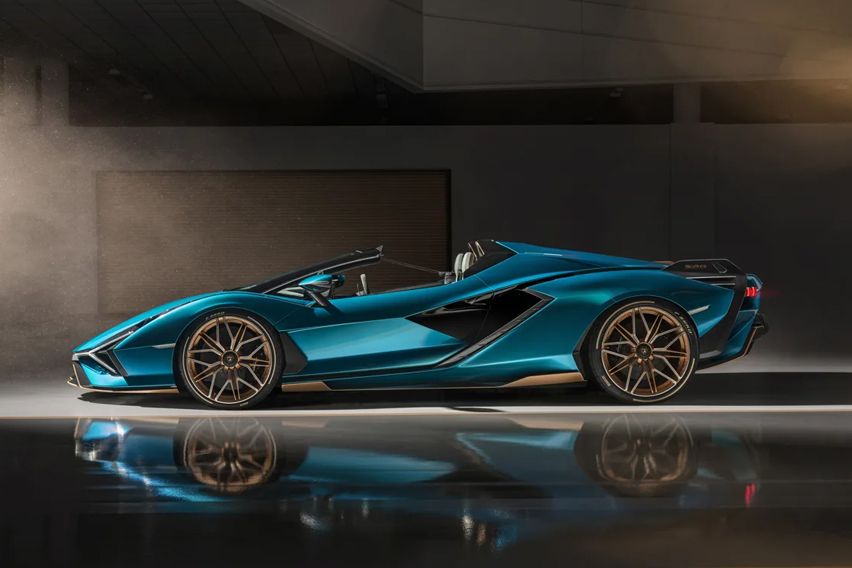 Lamborghini Sian Roadster side