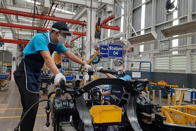 Pabrik Kendaraan Niaga Mercedes-Benz di Wanaherang Kembali Aktif Pabrik Kendaraan Niaga Mercedes-Benz di Wanaherang Kembali Aktif