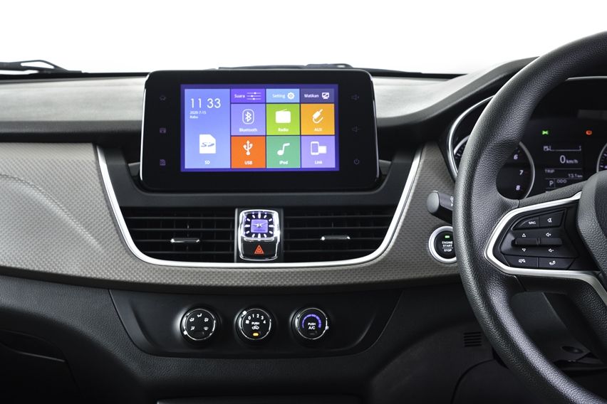 Wuling Cortez CT dashboard