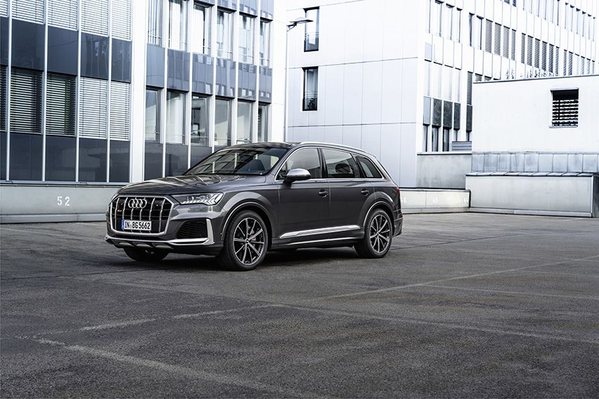 Audi SQ7 body photo